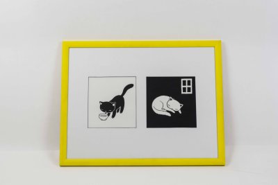 Cadre de 2 illustrations originales page simple «Petit chat mange et boit» et «Petit chat dort» de Laura Hedon - album «Le jour, la nuit», publié aux éditions La poule qui pond. Partie 1 Dimensions (56x43,5cm)