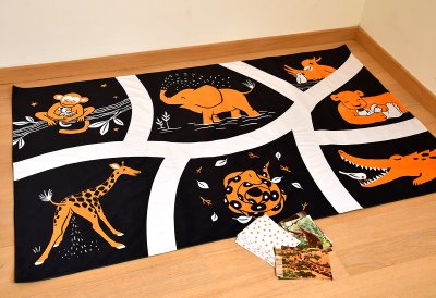 tapis animaux de la savane orange imagier vagabond bd (100,140 cm)