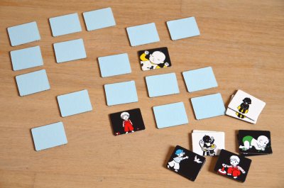 "Que fait bébé ?" - Jeu de mémoire composé de 28 cartes.