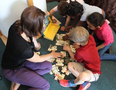 Jeu de puzzle des éditions Hélium exploité au cours d'un accueil de classe à la Médiathèque de Caluire et Cuire (69)