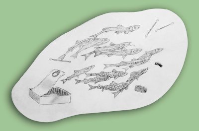 Panneau-décor d'une boîte à sardines et de coton-tiges se mélangeant à un banc de poissons. Dimensions (Lxh) : 83x45,5cm.