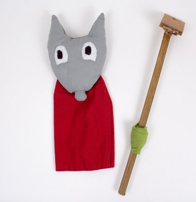 Marionnette du Petit Loup pour le Théâtre d'ombres de l'histoire "Petit bruit dans la nuit" et son support en bois (67x18x10 cm)