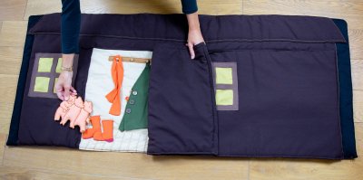 Raconte-tapis et ses personnages, tirés de l'album "1, 2, 3 Qui est là ?" (140x60 cm)