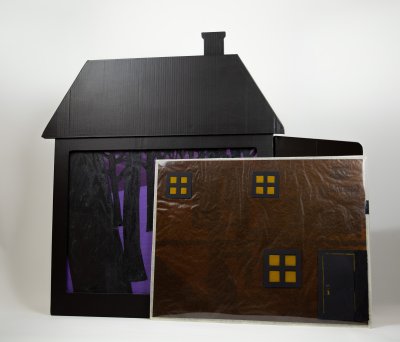 Le théâtre d'ombres en carton pour l'album "Petit bruit dans la nuit" - (Lxhxe) : 72x60x3 cm