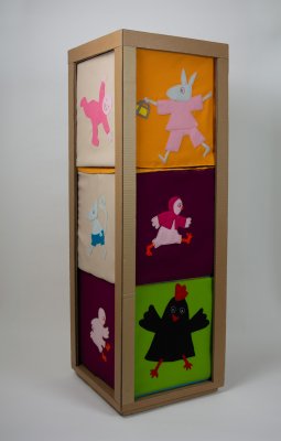 cubes narratifs (30x30x30 cm) et sa structure (101x36x36 cm)