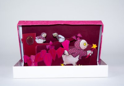 Boîte en carton en pop up pour l'album "Moi je vais là", réalisée par Sabine De Greef (20x10x2 cm)