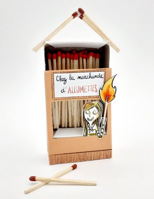 Objet détourné - Création plastique de Séverine Duchesne "Marchande d'allumettes en boîte " présentée dans une boîte d'allumettes.