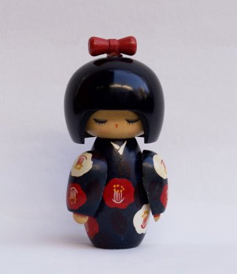 Poupée Kokeshi - Poupée traditionnelle japonaise en bois