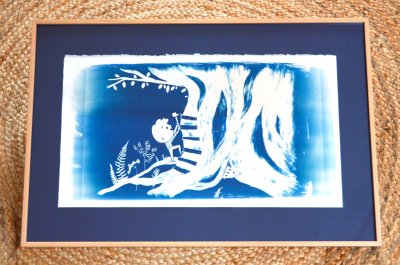 Illustration originale cyanotype "L'enfant à la cabane"
