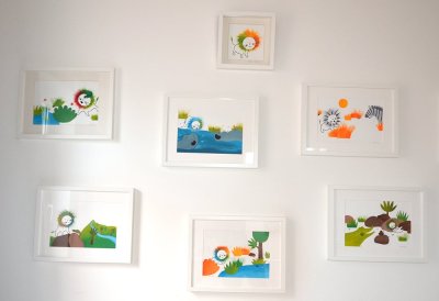 Présentation de différents originaux d'illustration de Coralie Saudo montés sous cadres.