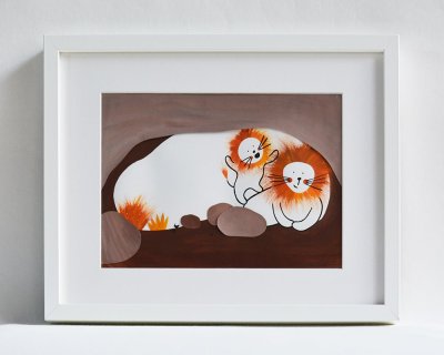 "Une tanière, deux crinières" - Illustration de Coralie Saudo encadrée de manière artistique.
