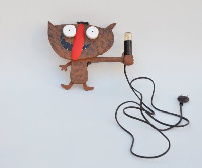 Lampe-veilleuse créée par l'artiste et produite par l'association LibreObjet.
