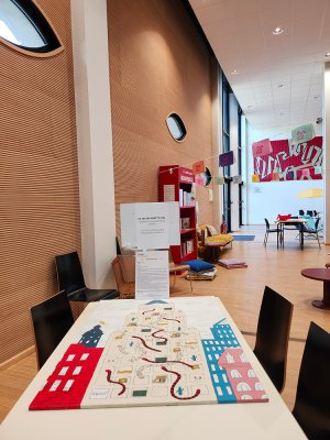 Representation du jeu de l'oie des gratte-ciel à la Médiathèque de Mâcon juillet 2025