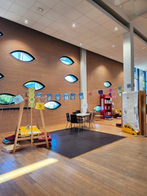 Espace de jeux à la Médiathèque de Mâcon juillet 2025