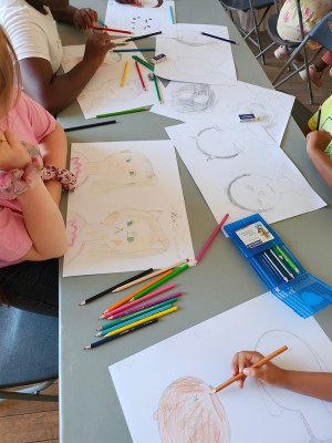 Atelier de dessin pour enfants façon Sébastien Mourrain à la Médiathèque de Mâcon juillet 2025