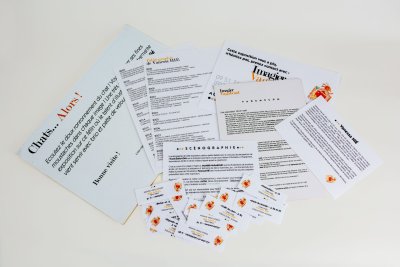 élemnts de signalétique à patafixer aux murs de l'exposition