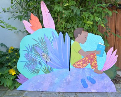 Partie basse du décor monté sur pied de "L'arbre rose" -  Dimensions (Lxh) : 170x230cm