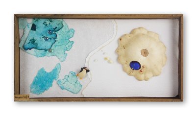 "Un grand phoque dans son igloo" - papiers déchirés, modelage, écorce de pâtisson, billes…des éléments de toutes origines pour des illustrations en volume
