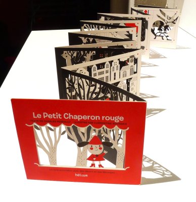 Un livre-accordéon de 14 Planches.