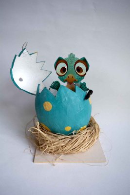 Coucou ! Je viens tout juste de naitre ! - Volume en papier mâché