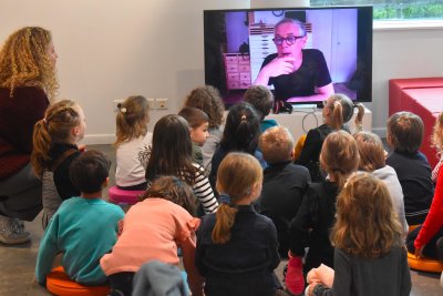 Visionnage de la vidéo lors d'un accueil de classe- Médiathèque Jules Verne à Vandoeuvre-lès-Nancy