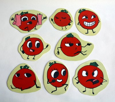 Éléments de scénographie aérienne représentant Azade, le personnage fil rouge de la bande-dessinée "La folle histoire des plantes".
