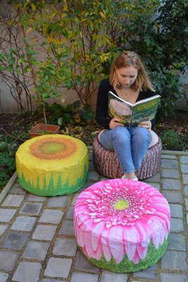 Poufs convenant aussi bien à des adultes qu'à des enfants