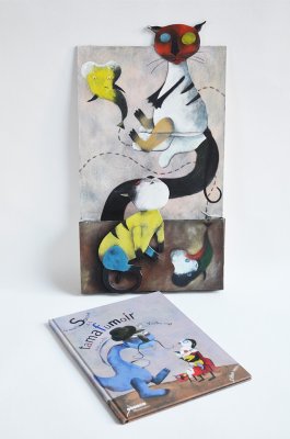 Porte-album présentant l'album "La magissorcière et le Tamafumoir" de l'illustratrice Vanessa Hié - Éditions Élan vert.