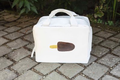 Sac isotherme pour le jeu de tri des couleurs et saveurs. Dimensions (21x21x14 cm).