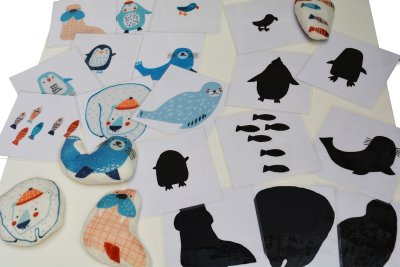 Cartes sur 2 niveaux de difficult&eacute;s, &agrave; placer dans le casier en bois peint pour le jeu de tri des diff&eacute;rentes esp&egrave;ces d'animaux de la banquise.