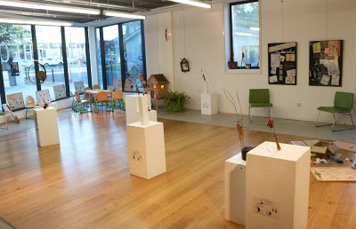 Mise en place de l'exposition à la Médiathèque de Podensac (33)