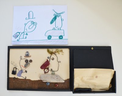 Jeu de reconstitution d'image à la manière de C. Voltz avec son modèle. 28 petits objets permettent aux enfants de refaire le dessin.