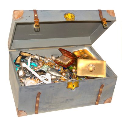 Coffre au tr&eacute;sor &agrave; la mani&egrave;re de S&eacute;bastien Mourrain. Dimensions(50x32x24cm).