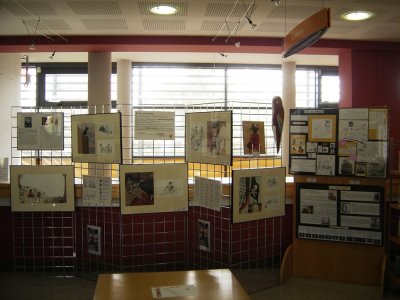Mise en place de l'exposition à la Médiathèque de Hyères (83)