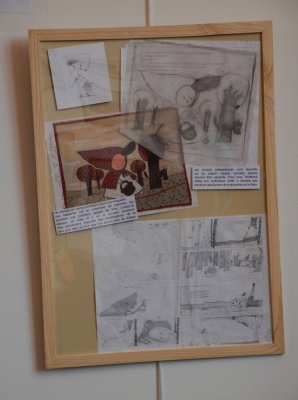 Présentation d'un autre panneau technique expliquant le travail préparatoire de l'artiste pour l'album.