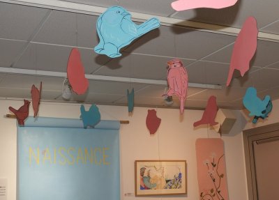 Scénographie aérienne - Mise  en place à la Médiathèque de Loudéac (22)