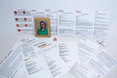 Élements de signalétique-règles de jeux-photo de l'artiste- documents de présentation de l'expo-cartels.