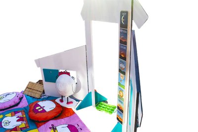 R&eacute;glet du parcours du soleil, &agrave; fixer sur le rebord int&eacute;rieur de l'embrasure du poulailler. Dimensions (Lxl) : 100x10 cm.