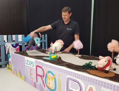 Mise en sc&egrave;ne de l'histoire par l'auteur - Un vrai petit th&eacute;atre !