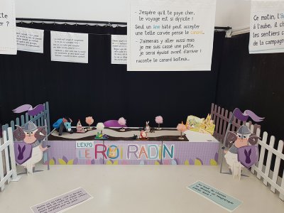 Espace de mise en place du raconte-tapis - Outil de narration tr&egrave;s esth&eacute;tique et de grande dimension.