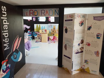 Entr&eacute;e de l'exposition "Un roi radin&hellip; Et malin !"